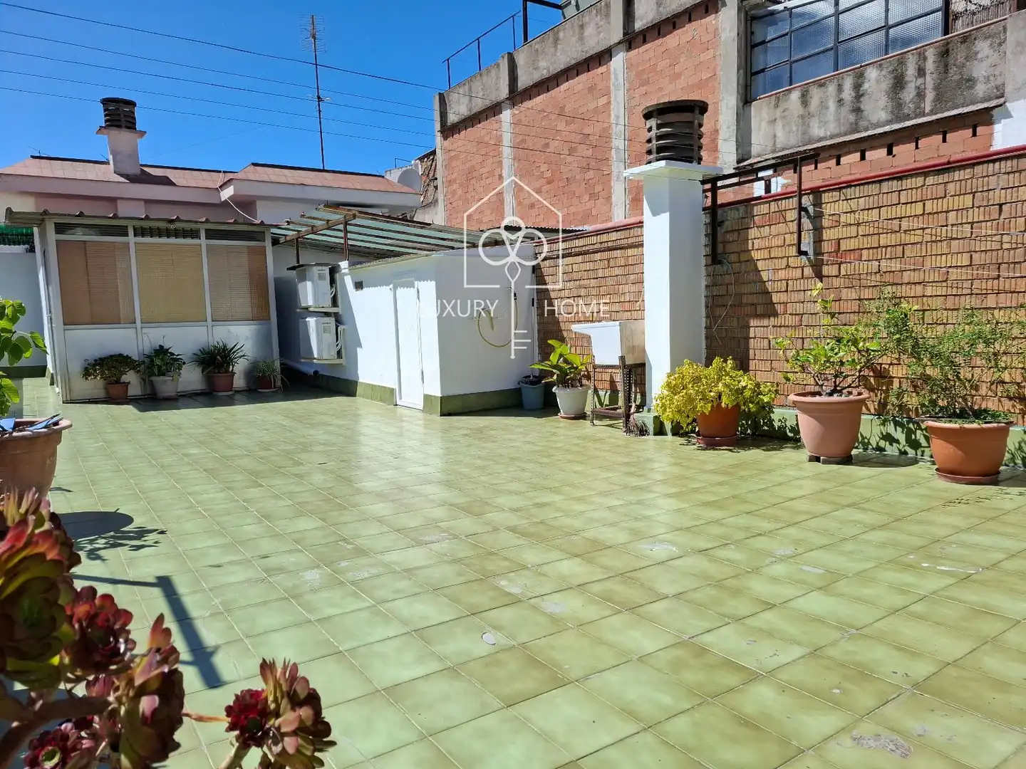 Terraza de Ático en venta en L'Hospitalet de Llobregat con Aire acondicionado, Calefacción y Parquet