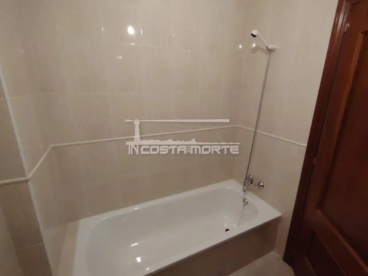 Bathroom of Flat for sale in Fisterra, A Coruña