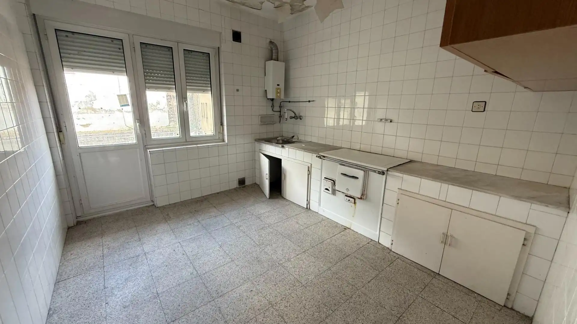 Kitchen of Flat for sale in Aller  with Terrace