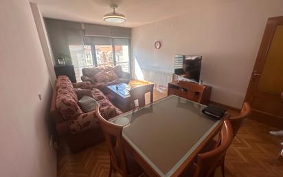 Sala d'estar de Pis en venda en Cuenca Capital amb Calefacció i Moblat