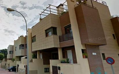 Vista exterior de Casa adosada en venda en  Almería Capital amb Aire condicionat i Terrassa