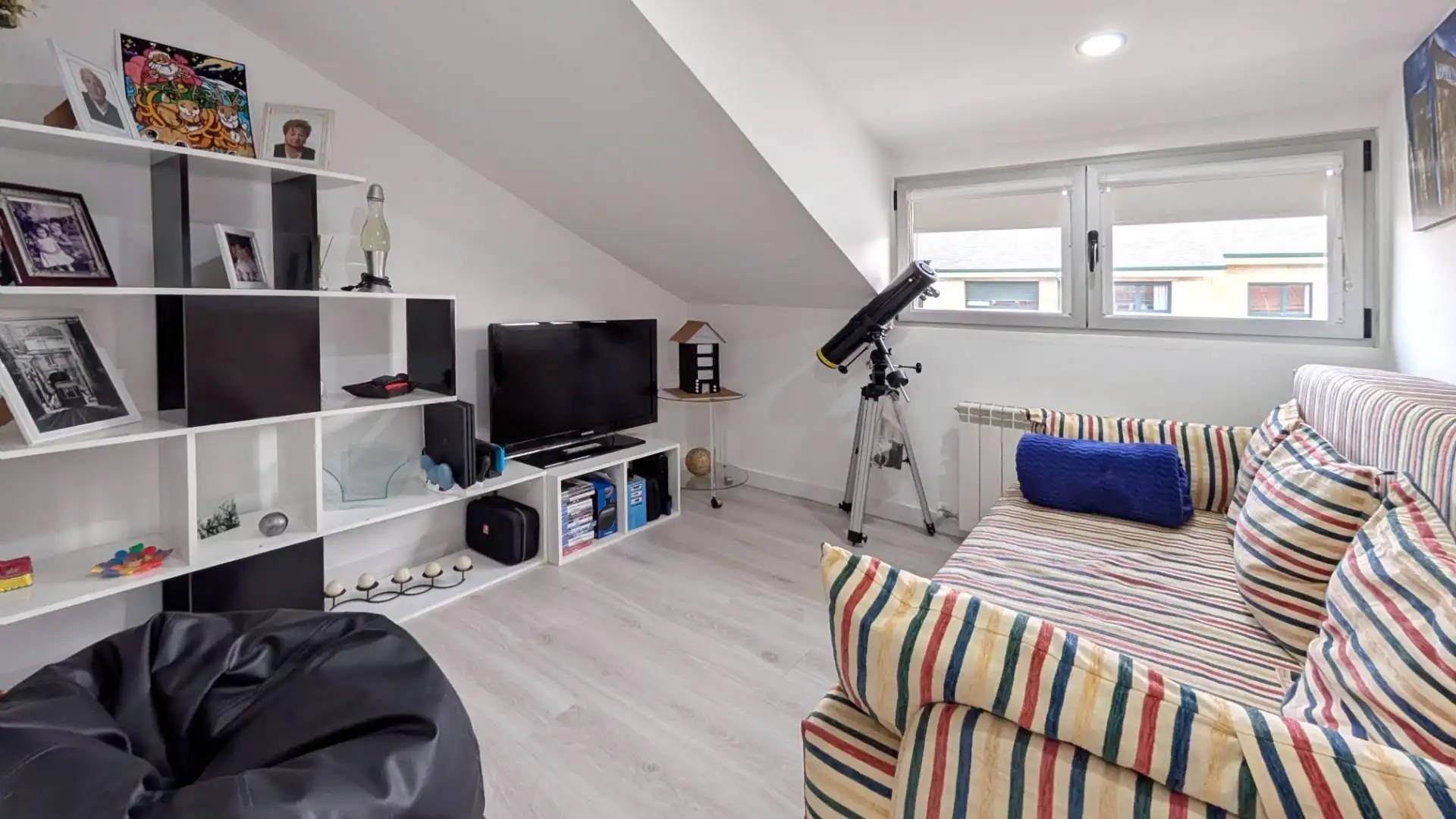Sala de estar de Casa o chalet en venta en Santander con Calefacción, Jardín privado y Trastero