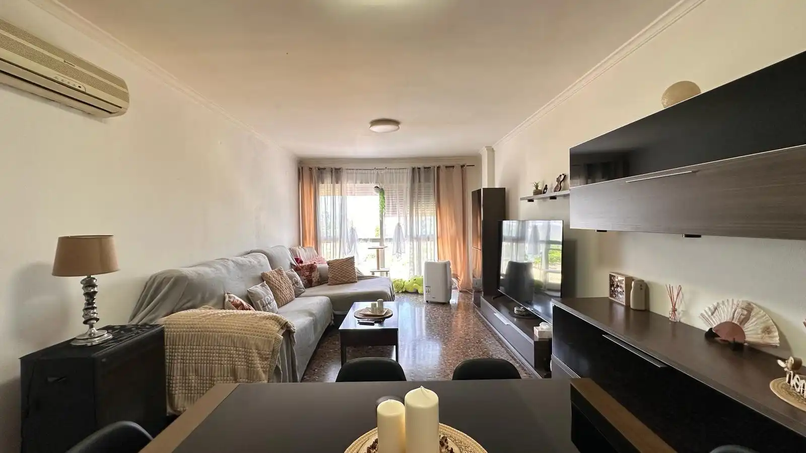 Wohnzimmer von Wohnung zum Verkauf in Carlet mit Klimaanlage und Heizung