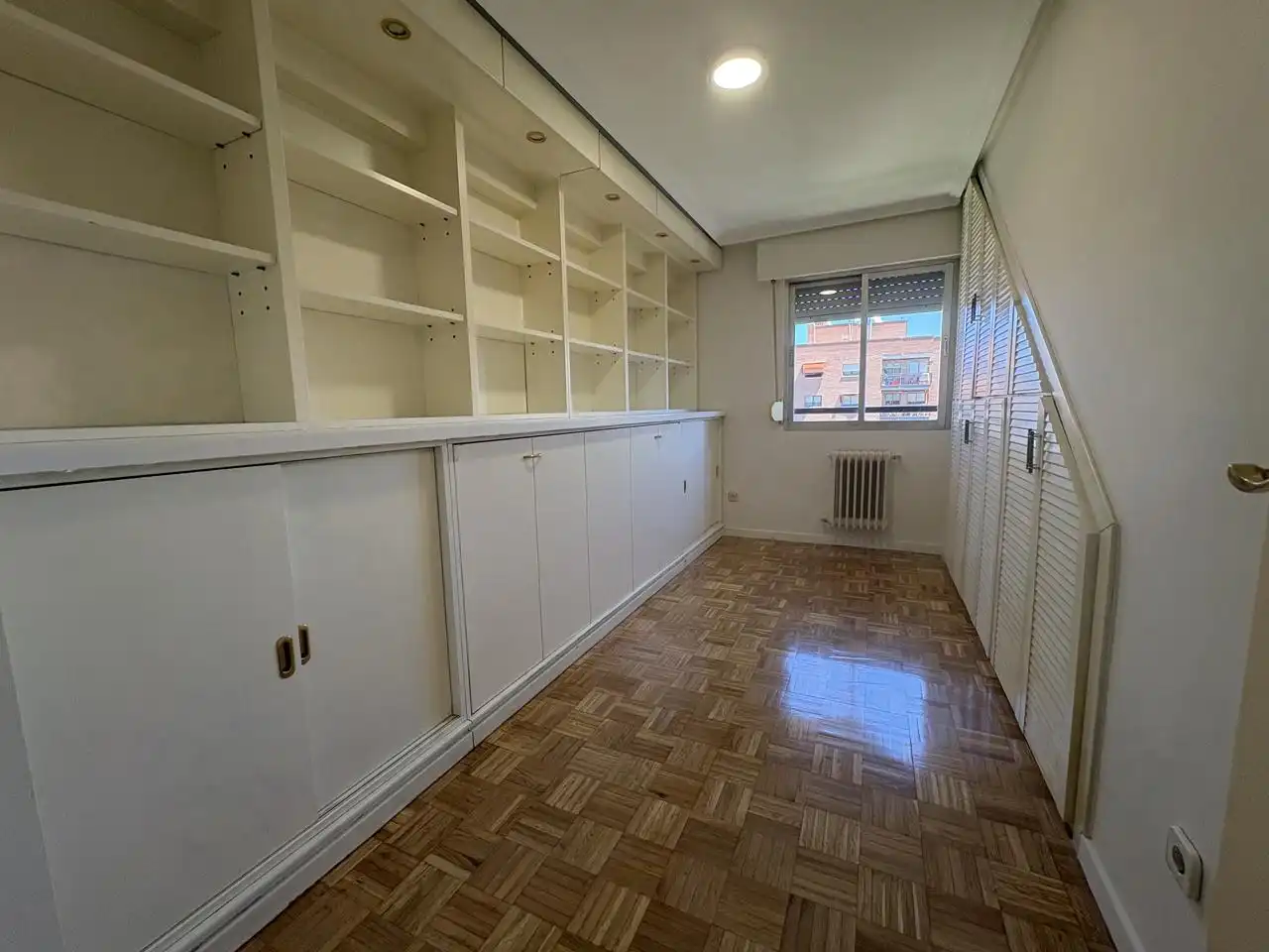 Dormitori de Dúplex en venda en Madrid amb Calefacció i Parquet
