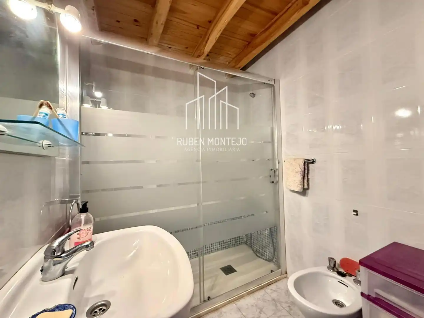 Bathroom of Houses for sale in Topas  with Private garden and Furnished