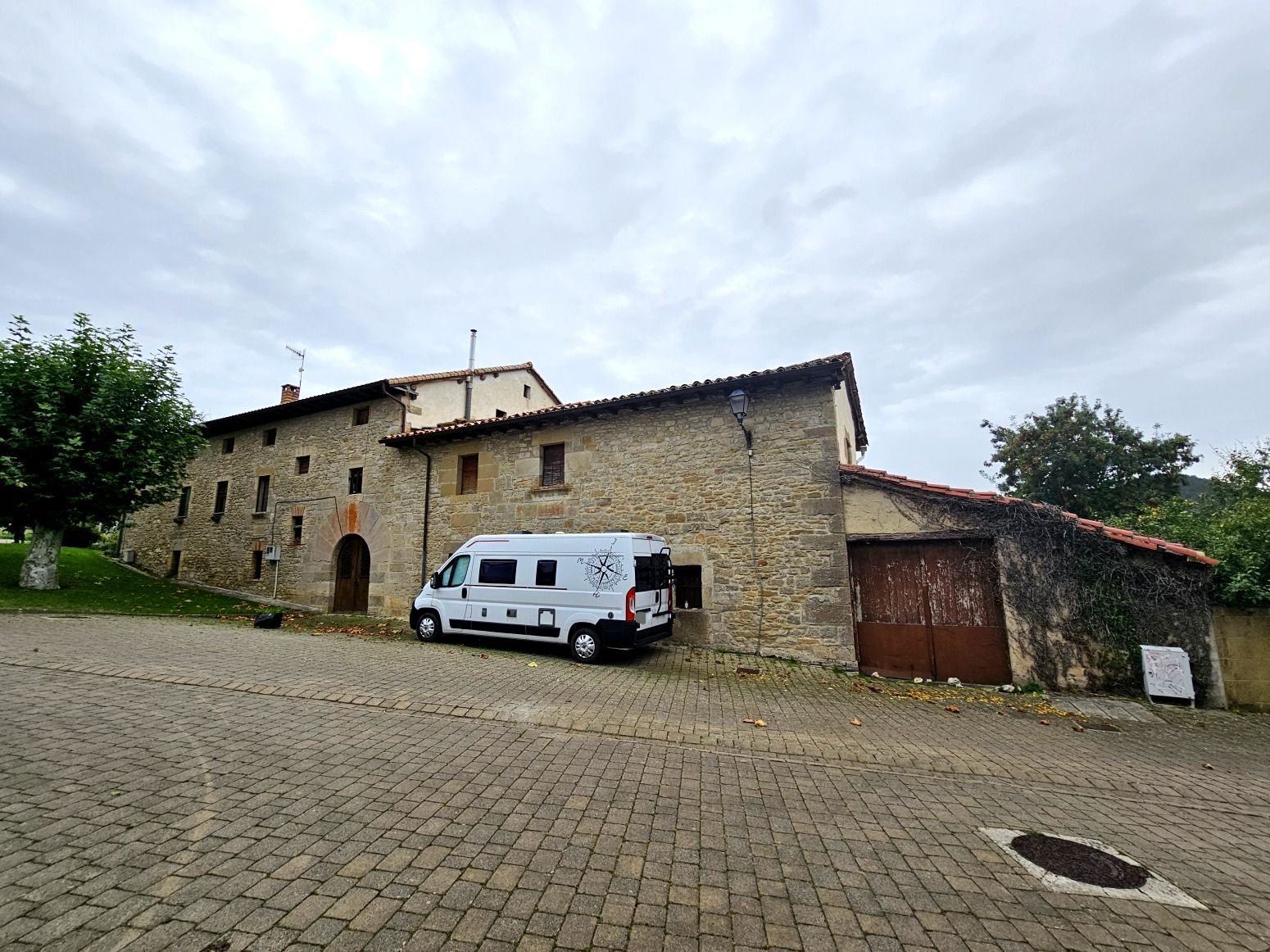 Vista exterior de Casa o xalet en venda en Egüés amb Calefacció, Terrassa i Traster
