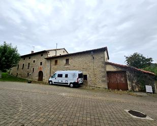 Vista exterior de Casa o xalet en venda en Egüés amb Calefacció, Terrassa i Traster