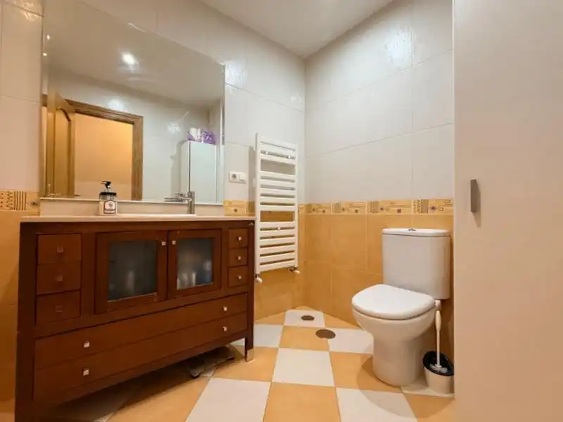 Baño de Piso en venta en Valladolid con Calefacción y Balcón