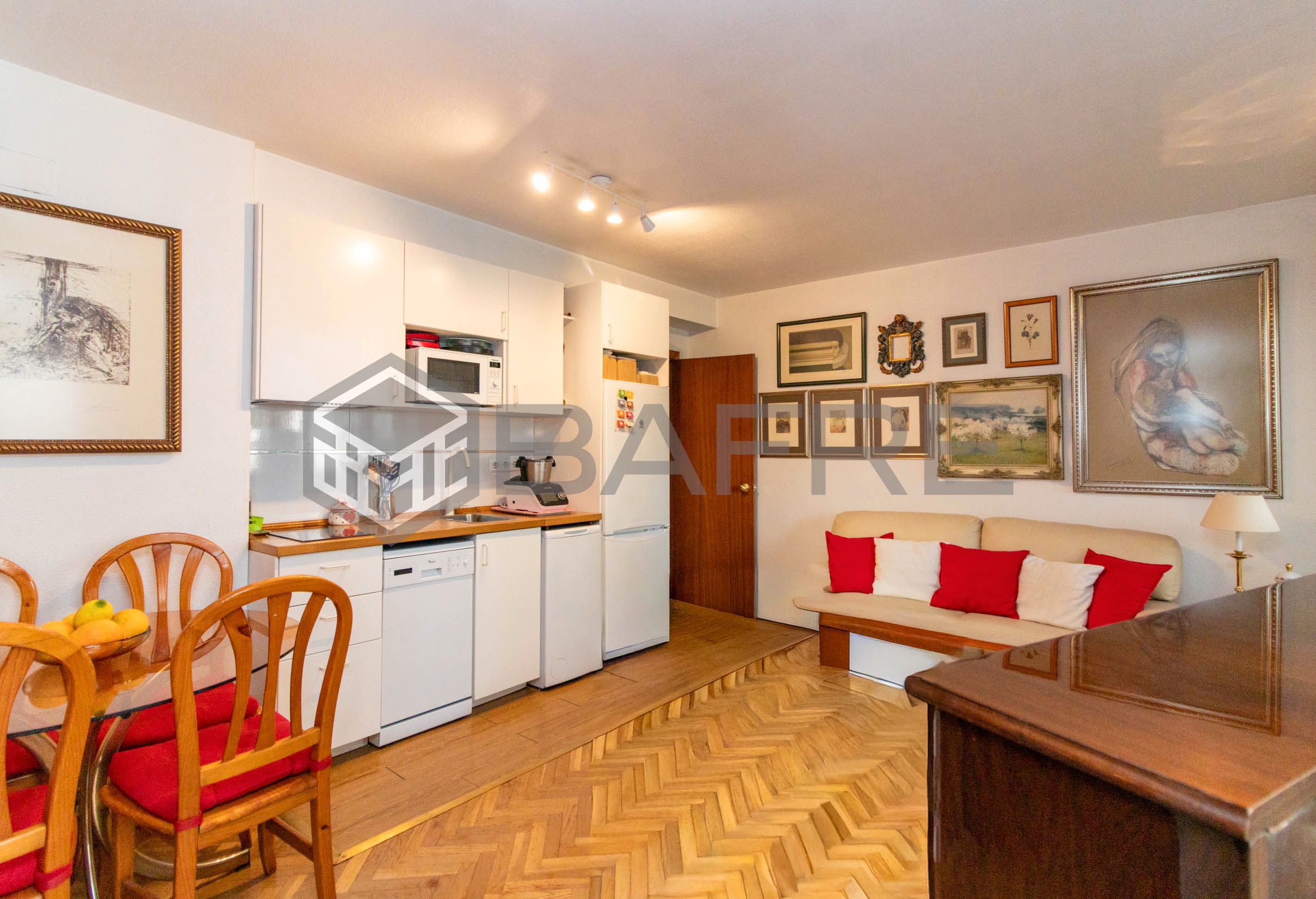 Flat for sale in Calle de Sirio, Estrella, Retiro