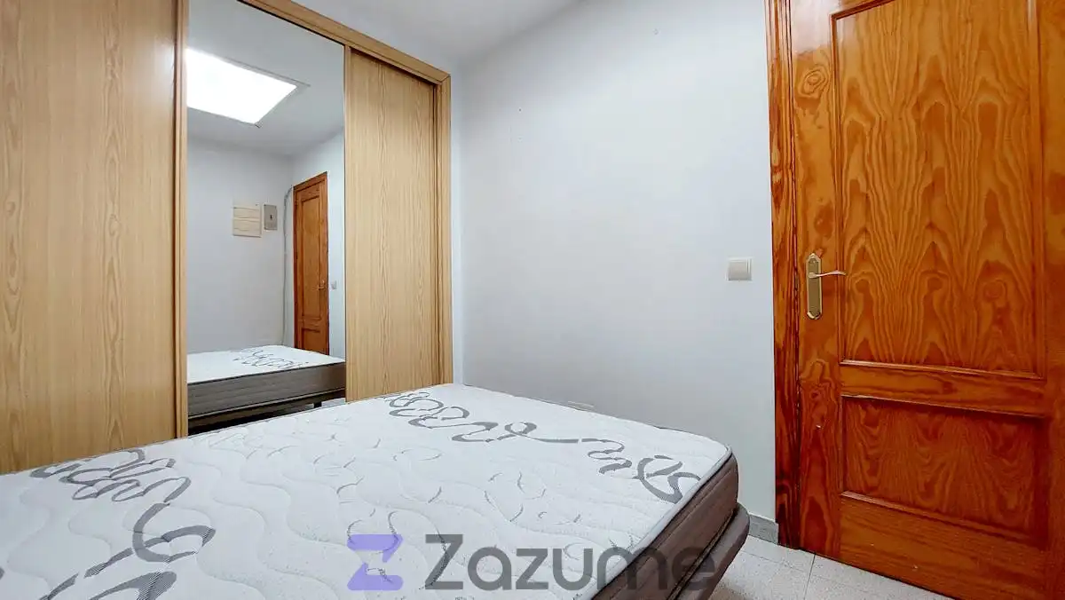 Dormitori de Pis de lloguer en Madrid amb Aire condicionat, Moblat i Forn
