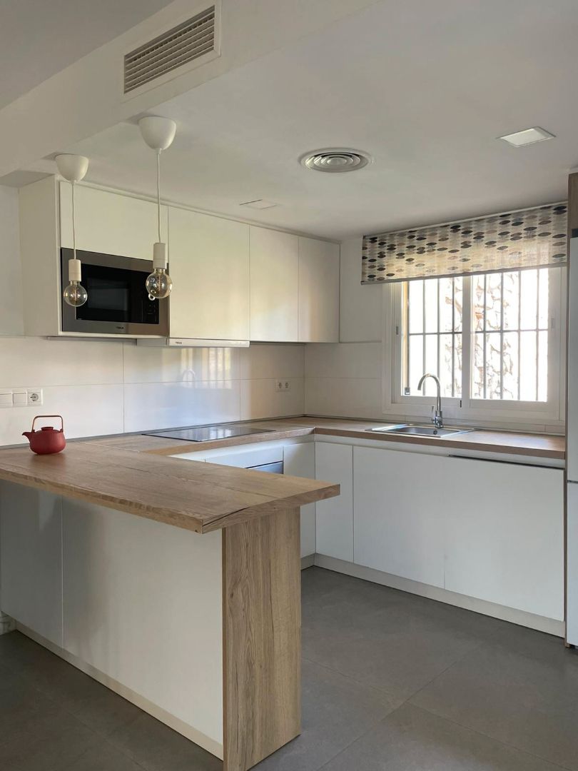 Cuina de Planta baixa de lloguer en Mijas amb Aire condicionat, Jardí privat i Terrassa