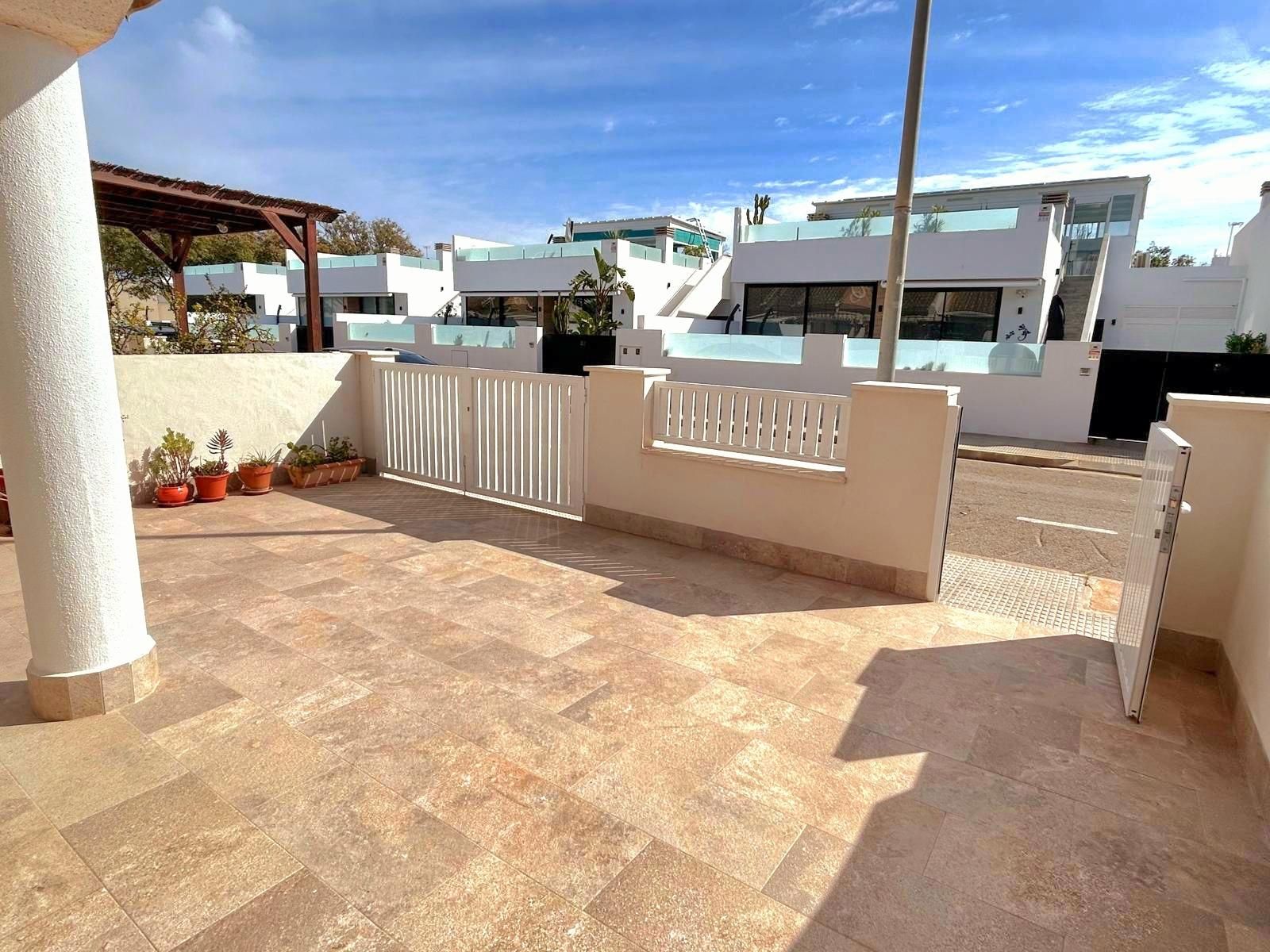 Terrace of House or chalet for sale in Los Alcázares  with Air Conditioner, Heating and Private garden
