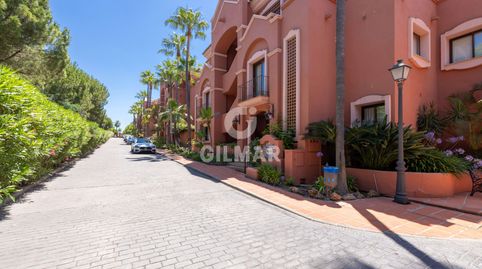 Foto 3 de Apartament en venda a La Dama de Noche - La Alzambra, Marbella