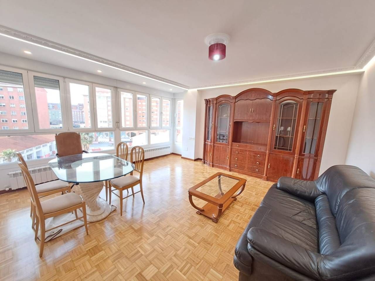 Sala de estar de Piso de alquiler en Burgos Capital con Calefacción