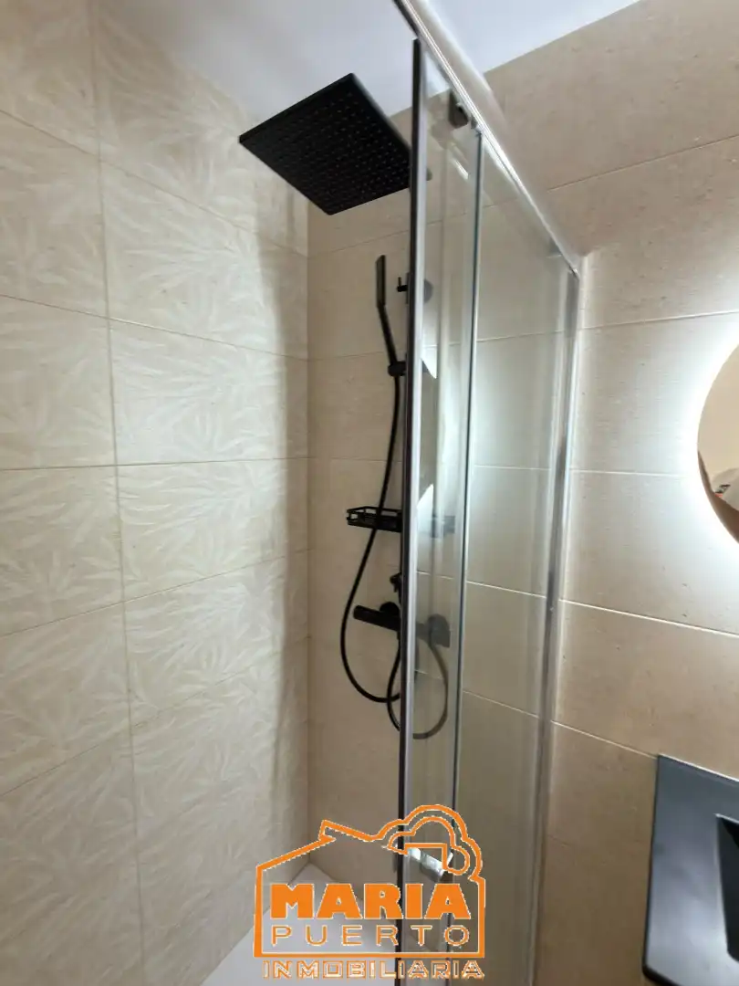 Bany de Apartament de lloguer en Málaga amb Aire condicionat i Moblat