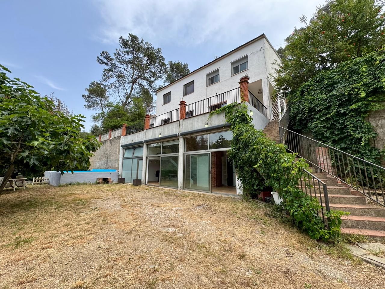 Exterior view of House or chalet for sale in Torrelles de Llobregat  with Air Conditioner, Heating and Private garden