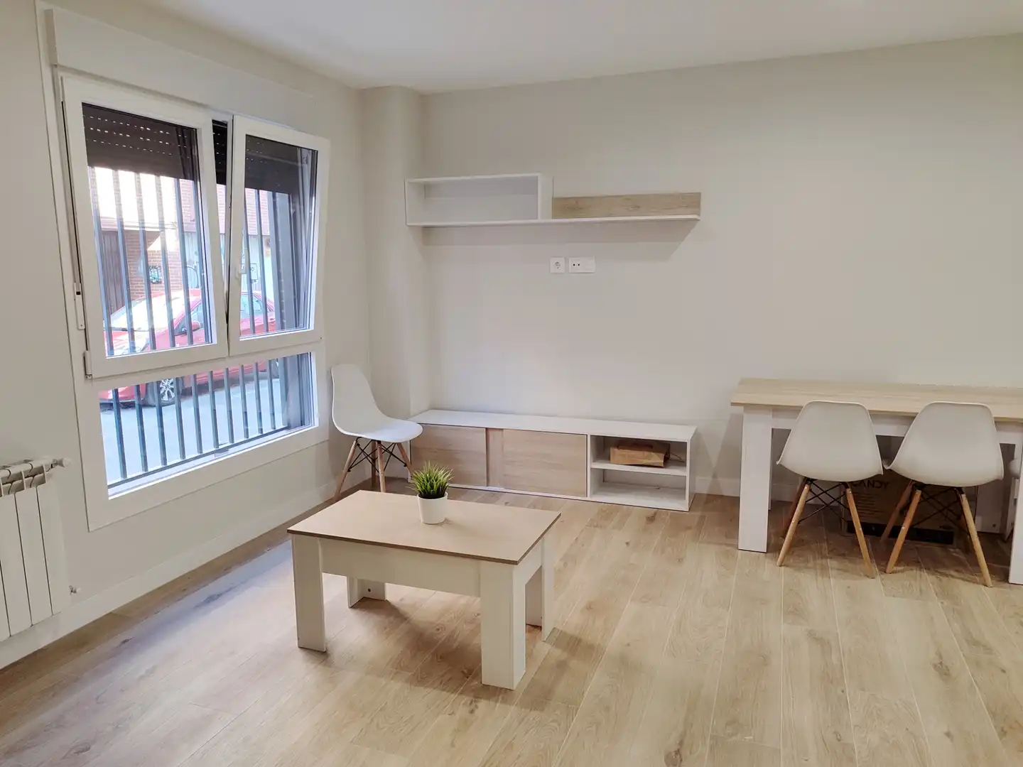 Living room of Flat for rent in Madrid  with Air Conditioner, Heating and Storage room