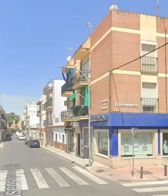 Vista exterior de Piso en venta en  Sevilla Capital con Balcón