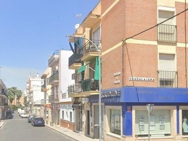 Pis amb balcó en venda a Calle GUADALAJARA