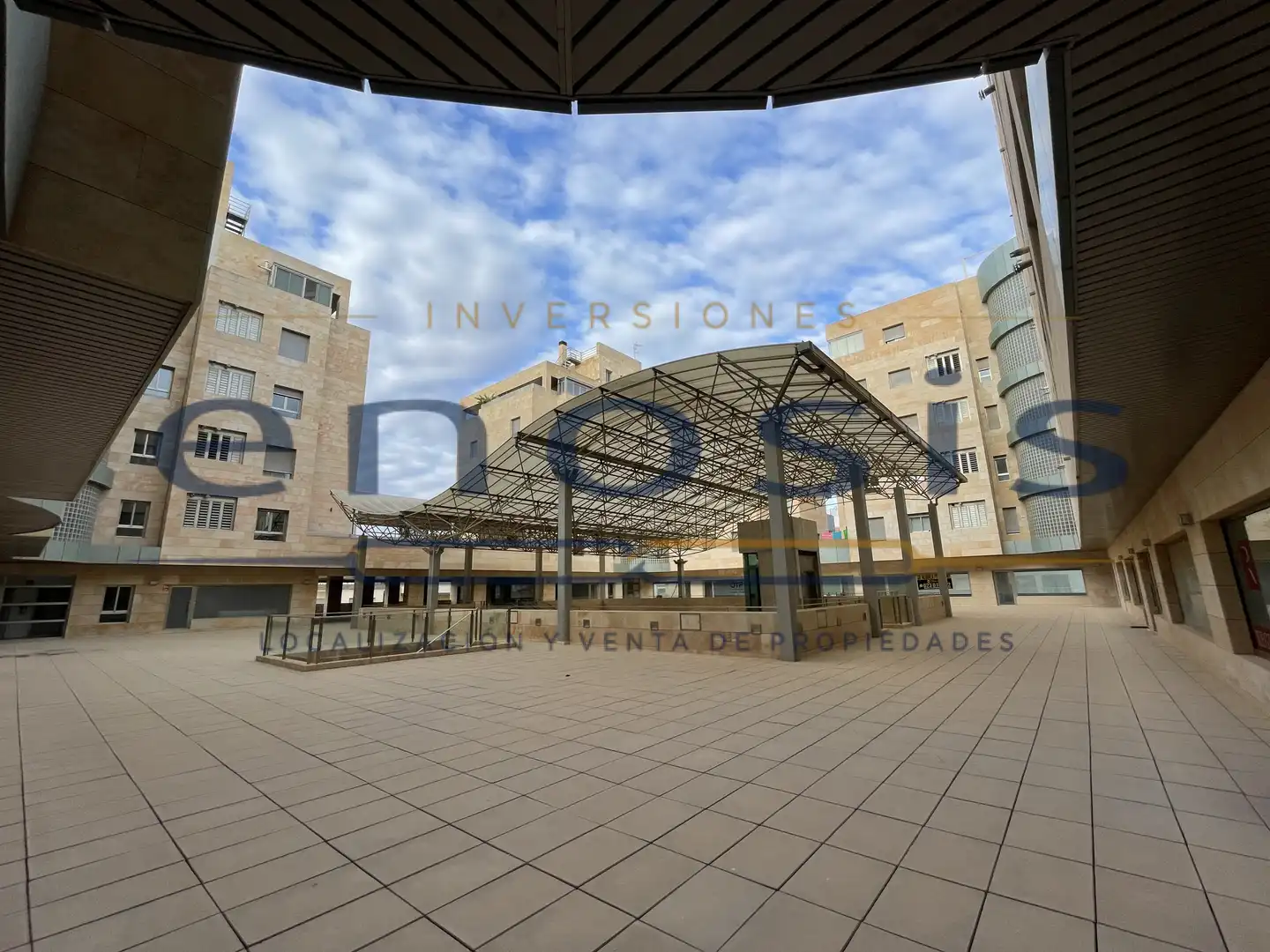 Local comercial de lloguer a calle saavedra fajardo, imagen 12