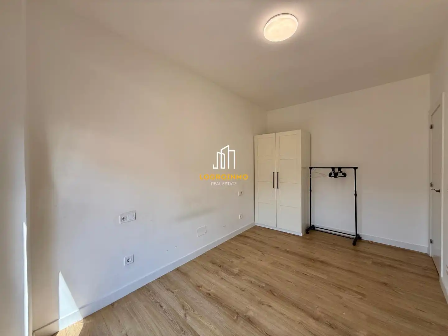 Habitación de Piso de alquiler en  Logroño con Calefacción y Balcón