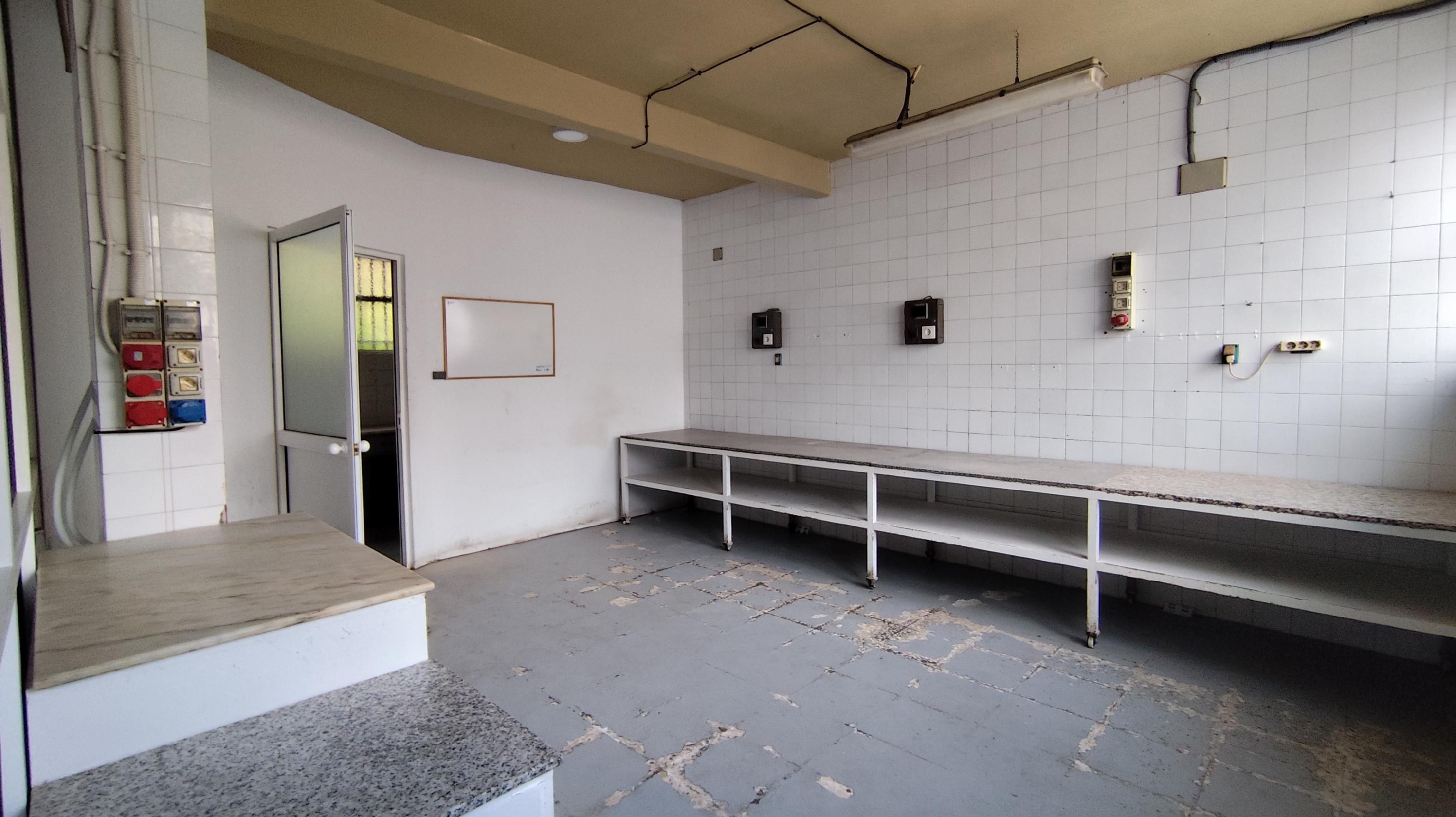 Kitchen of Industrial buildings for sale in Cáceres Capital