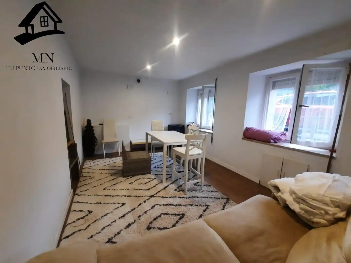 Sala d'estar de Casa o xalet en venda en Luena  amb Calefacció i Jardí privat
