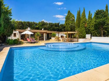 Maison rustique avec balcon à vendre à Pollença Poble