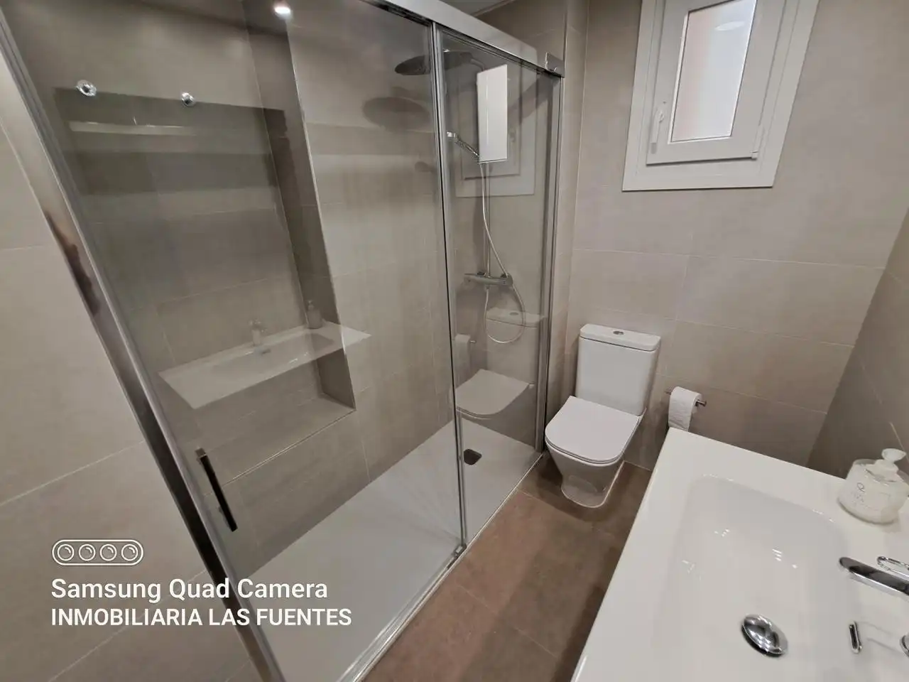 Baño de Piso de alquiler en Zaragoza con Aire acondicionado, Calefacción y Terraza