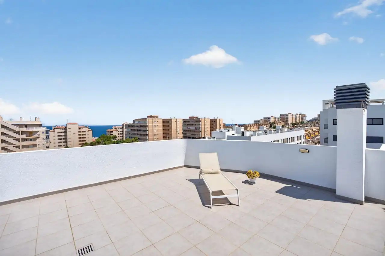 Terraza de Ático en venta en Elche / Elx con Aire acondicionado, Calefacción y Jardín privado