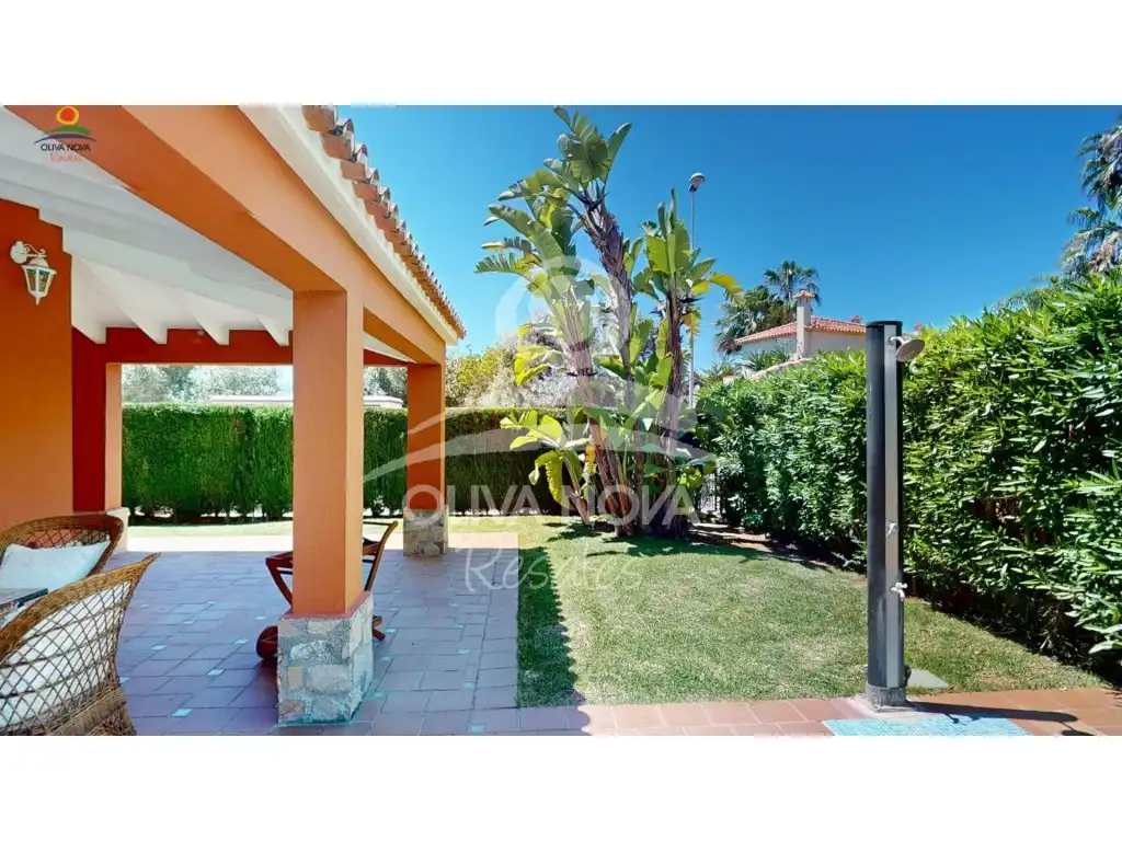 Jardí de Casa o xalet en venda en Oliva amb Jardí privat, Terrassa i Piscina