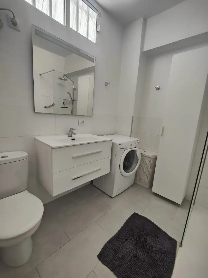 Bany de Apartament de lloguer en Candelaria amb Moblat, Rentadora i Balcó
