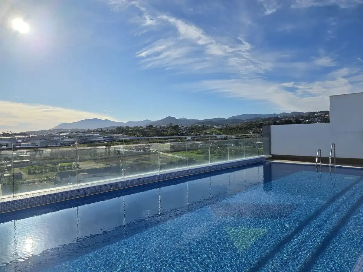 Piscina de Apartament en venda en Marbella amb Aire condicionat, Calefacció i Terrassa