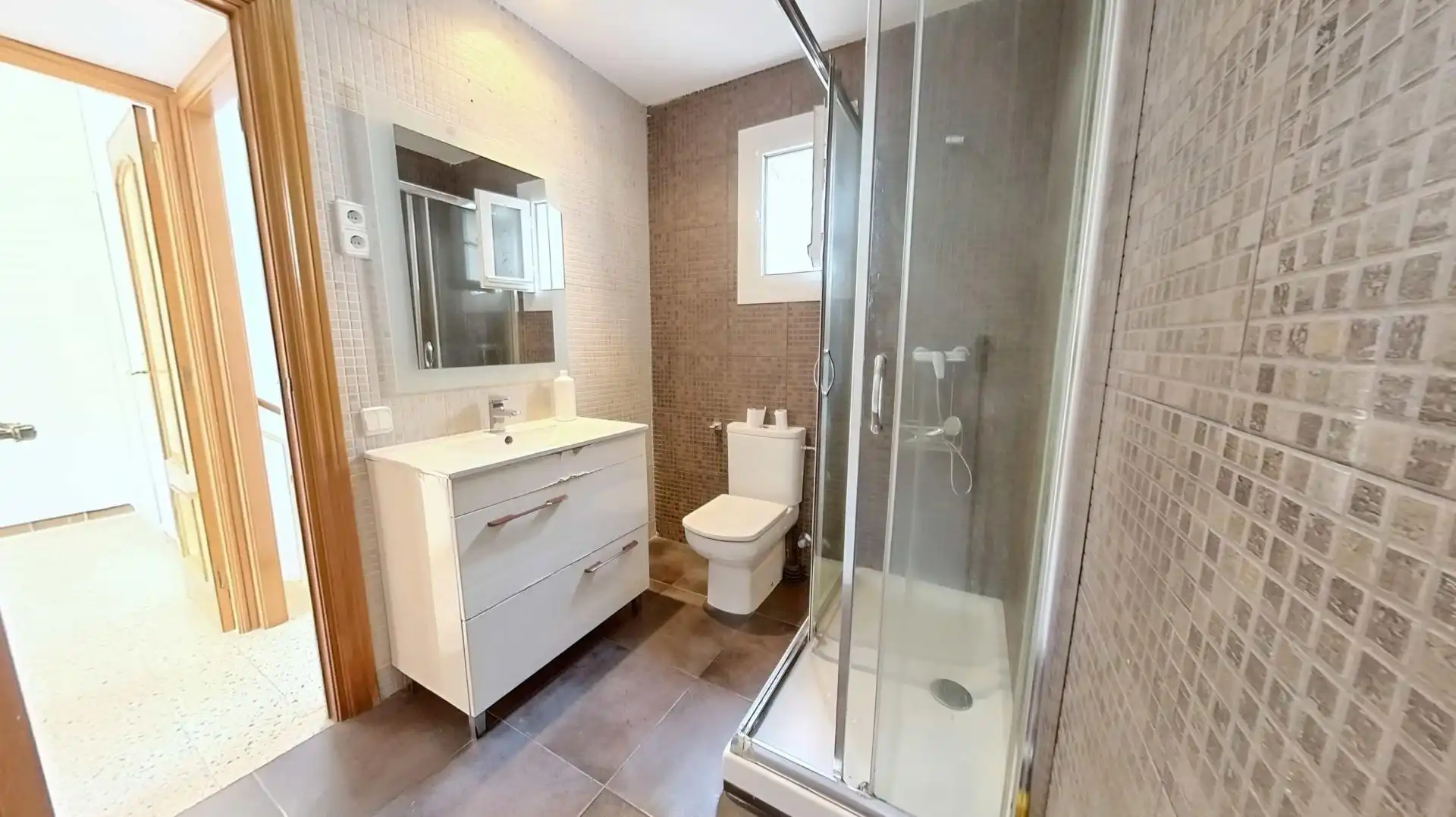 Baño de Ático en venta en Barcelona con Aire acondicionado, Terraza y Balcón