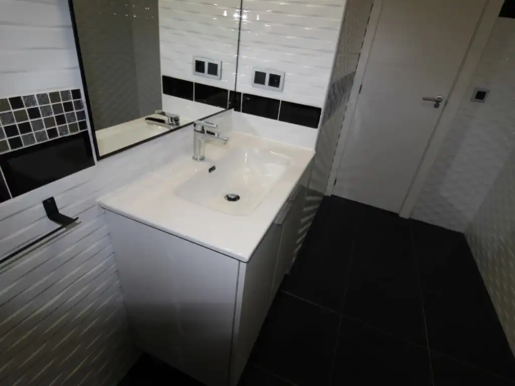 Bathroom of Flat for sale in Donostia - San Sebastián 