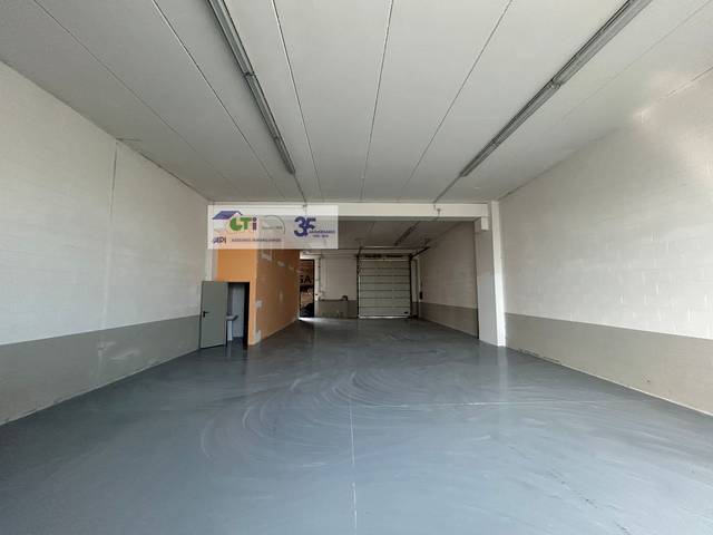 Nave industrial en Alquiler en CALLE AJEDREA  en Cartuja Baja