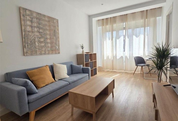 Sala de estar de Dúplex de alquiler en Badalona con Aire acondicionado, Calefacción y Terraza