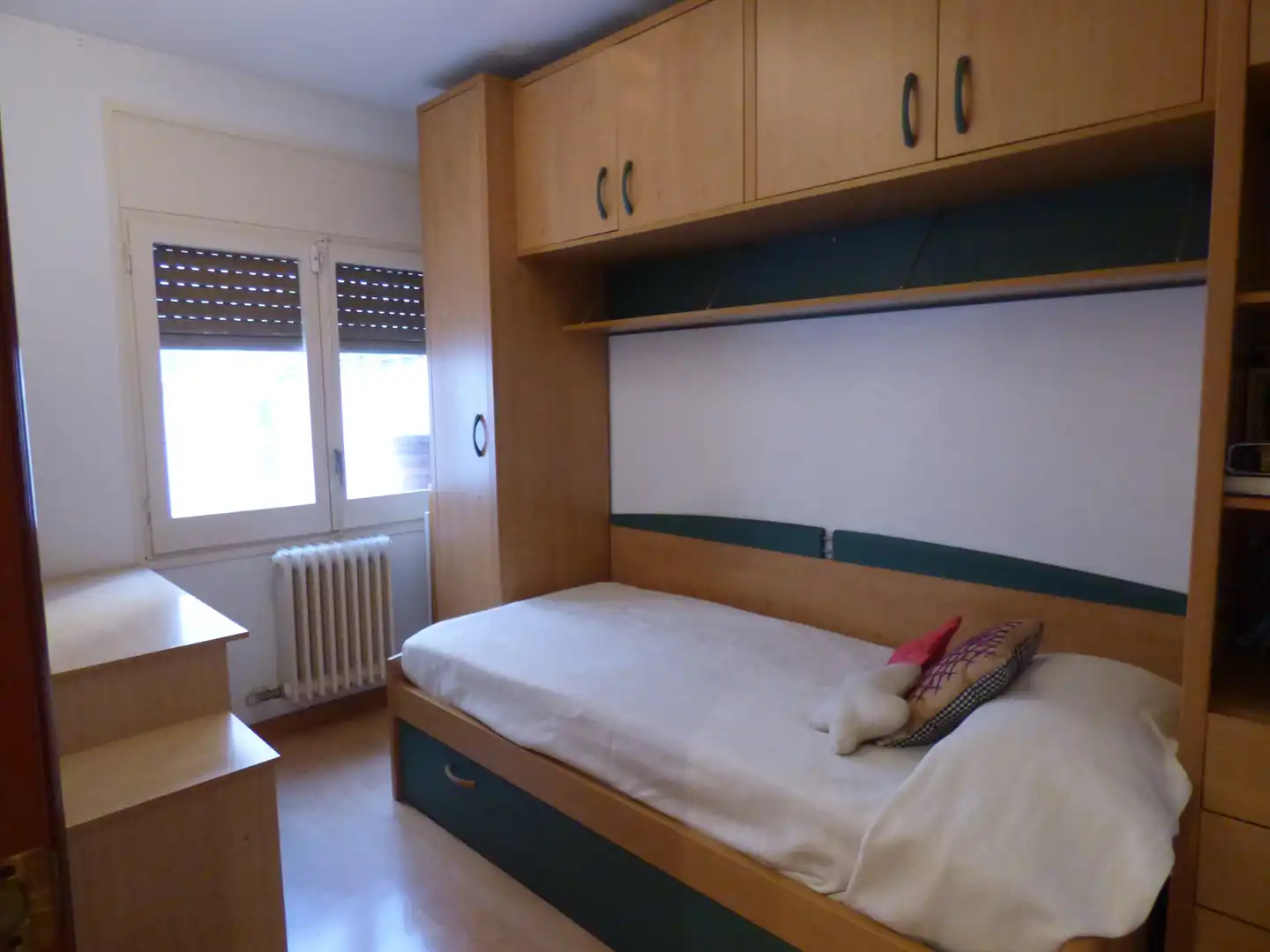 Dormitori de Pis en venda en Cerdanyola del Vallès amb Calefacció i Forn