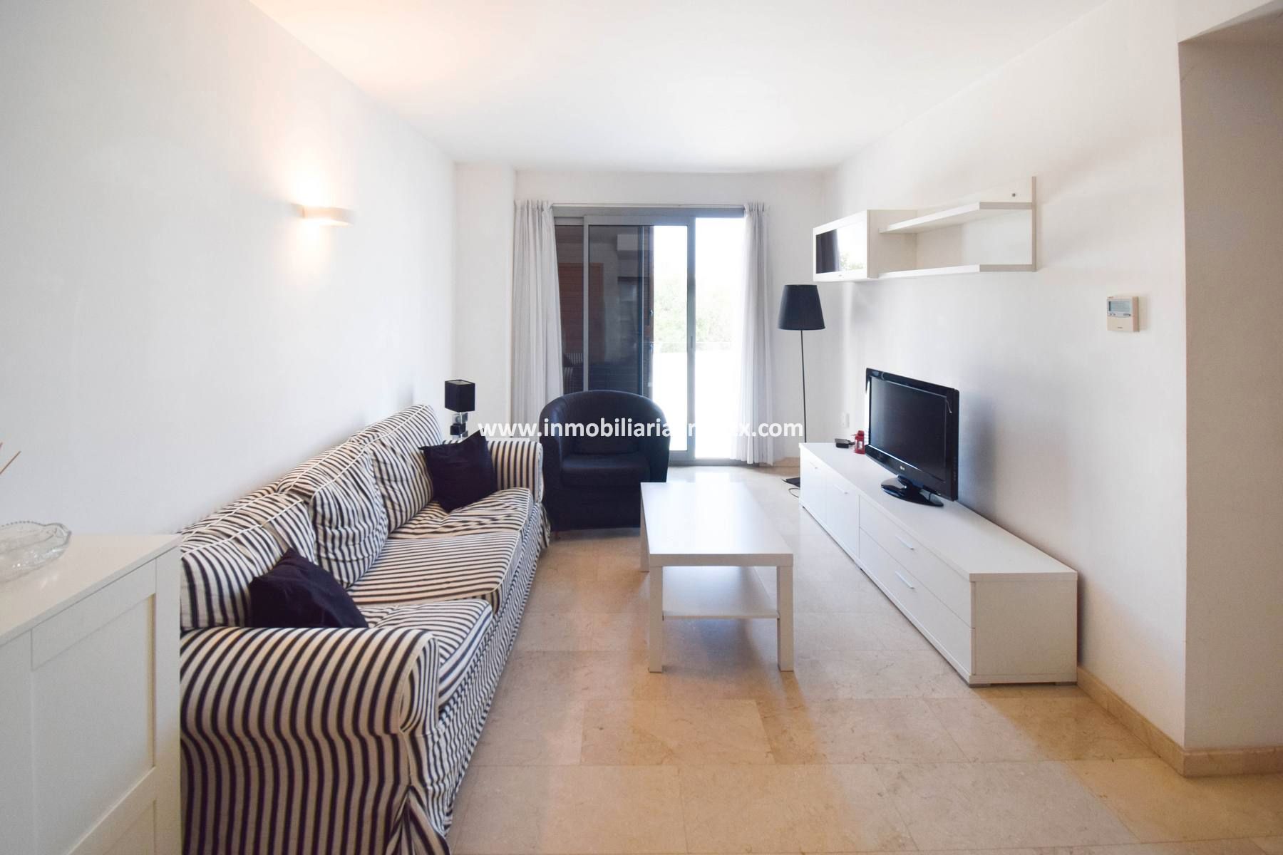 Living room of Flat for sale in Ciutadella de Menorca  with Air Conditioner, Furnished and Community pool