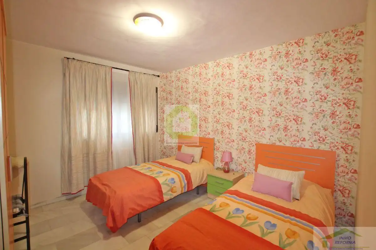 Bedroom of Flat for share in Armilla  with Storage room and Furnished