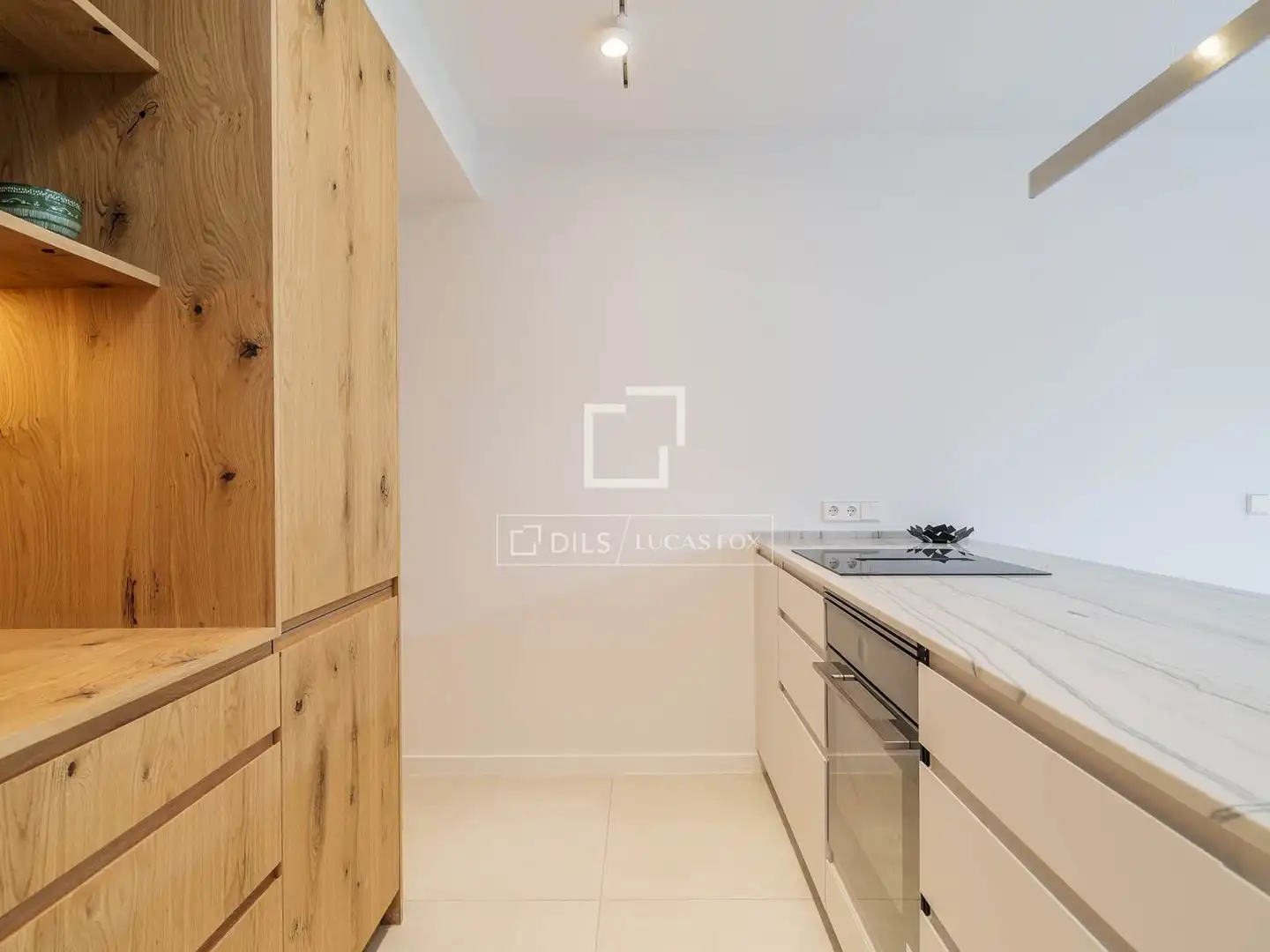 Küche von Wohnung zum Verkauf in Barcelona mit Heizung, Terrasse und Abstellraum