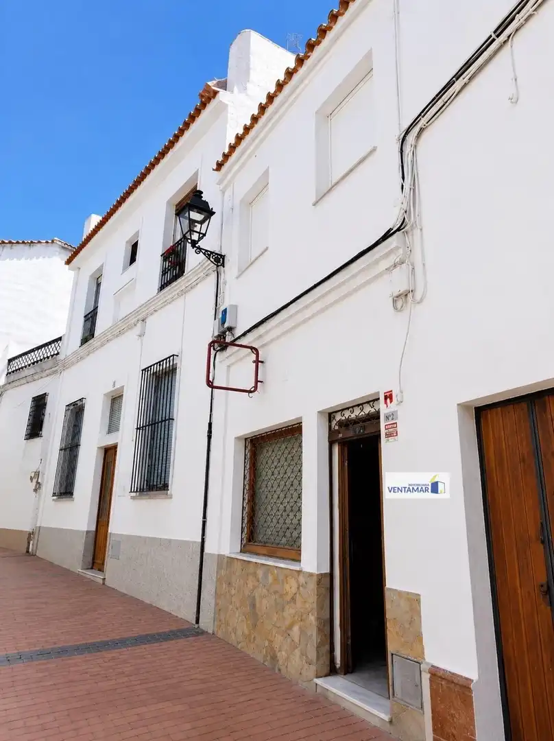 Außenansicht von Geschaftsraum zum Verkauf in San Roque mit Terrasse