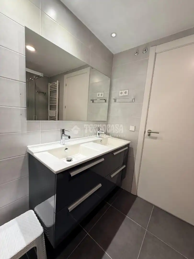 Baño de Piso en venta en Getafe con Aire acondicionado, Calefacción y Terraza