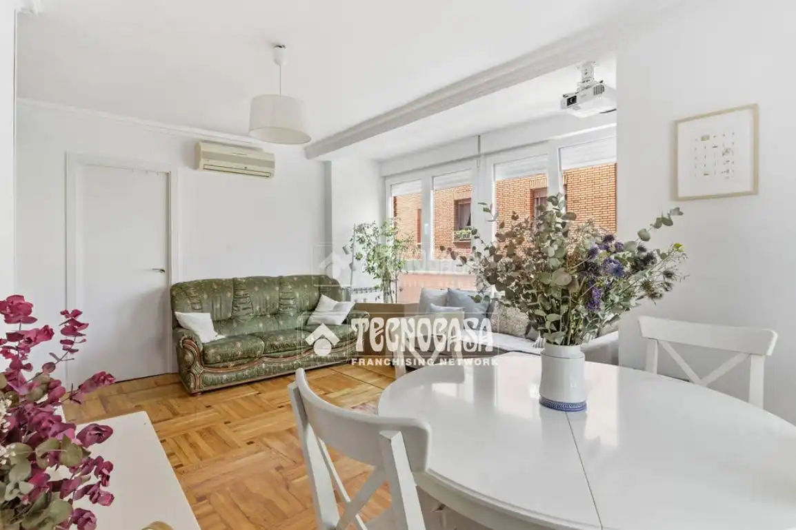 Sala de estar de Piso en venta en Madrid con Aire acondicionado, Calefacción y Parquet