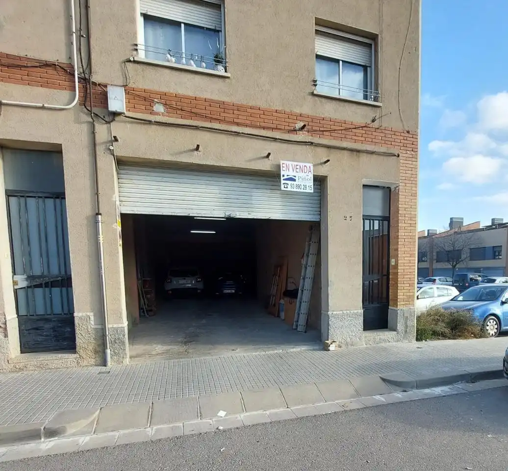 Aparcament de Local en venda en Vilafranca del Penedès