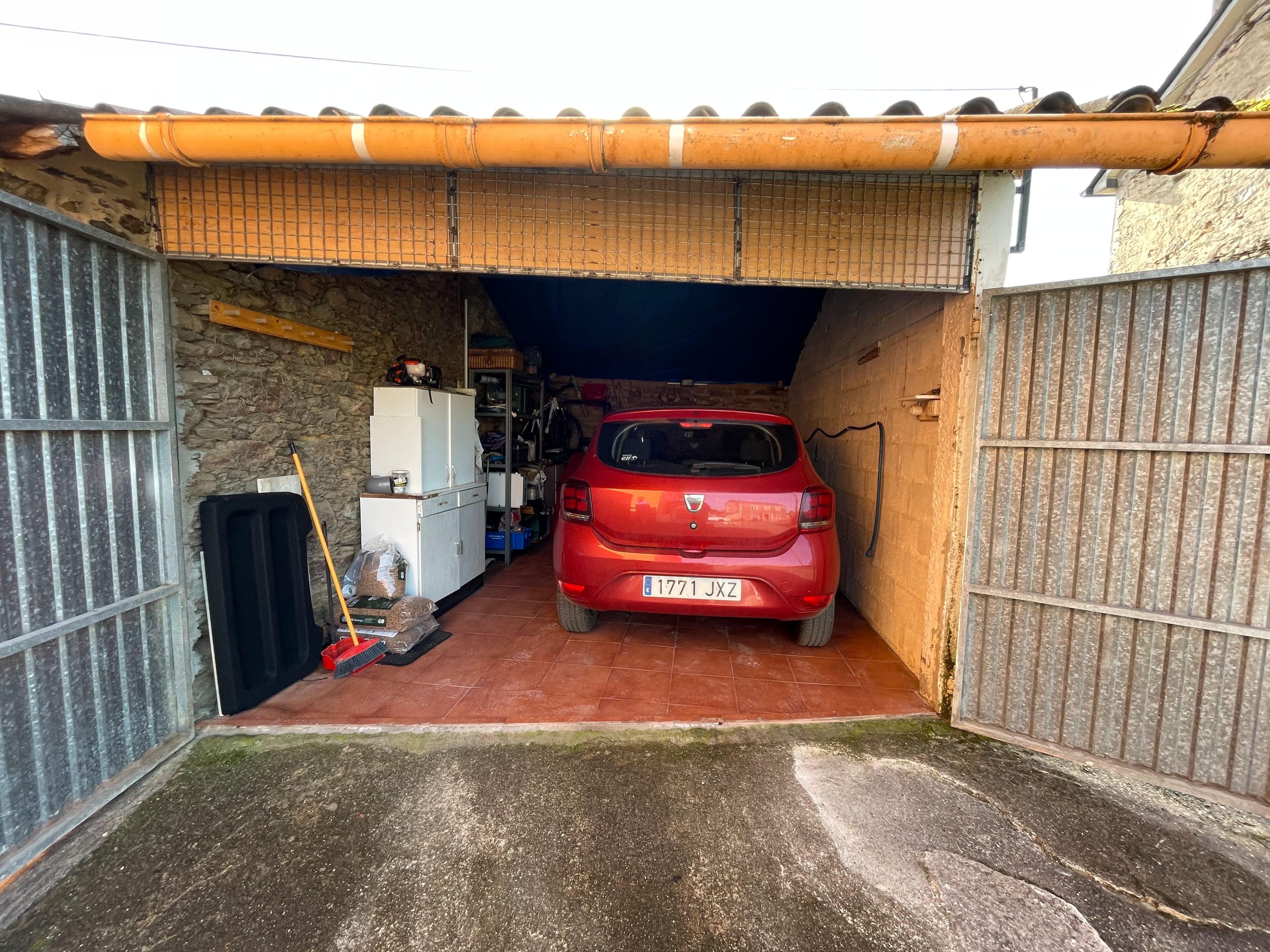 Parking de Casa adosada en venta en Moeche con Trastero y Amueblado