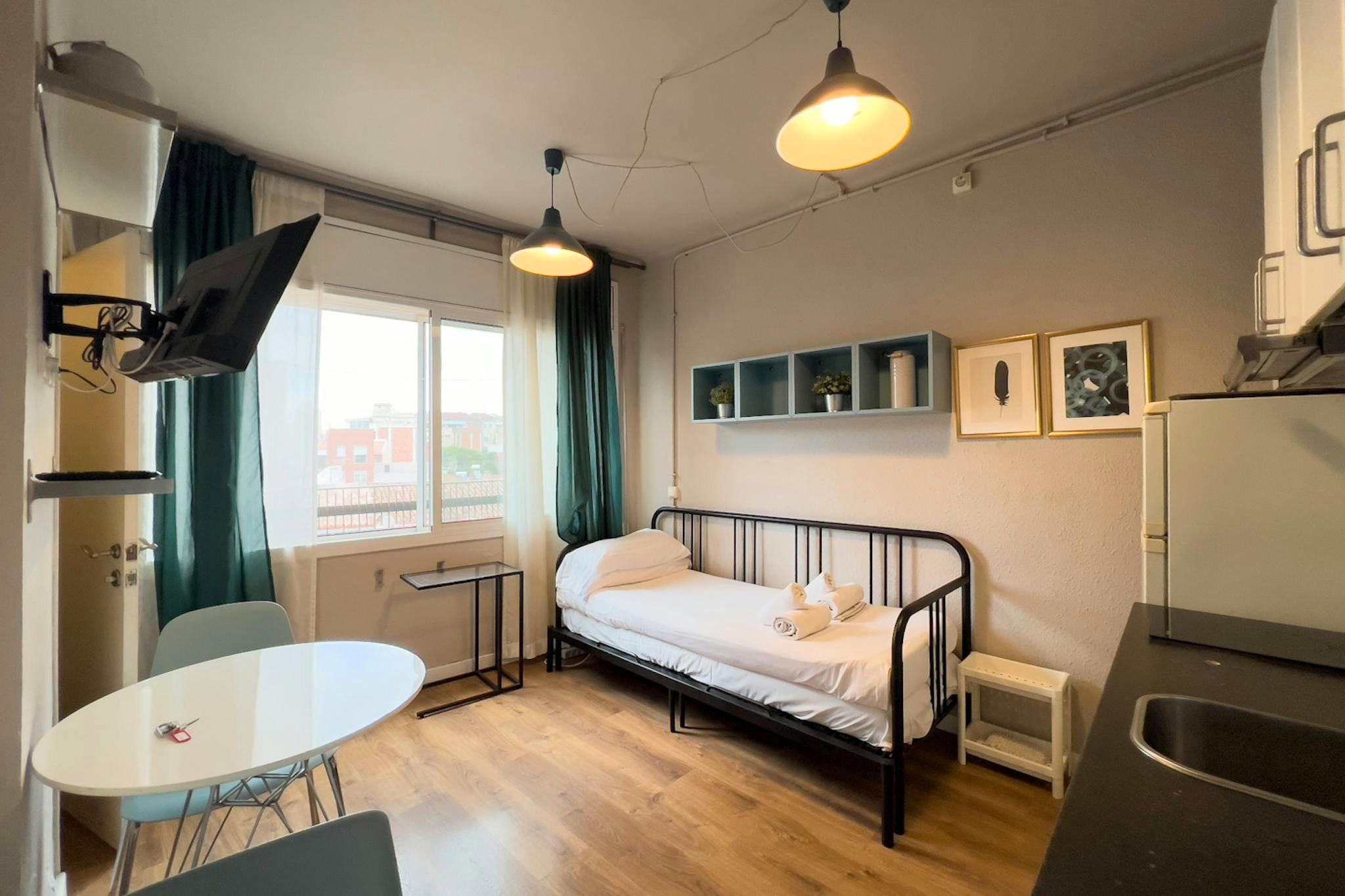 Bedroom of Flat to rent in  Barcelona Capital  with Heating, Furnished and Washing machine