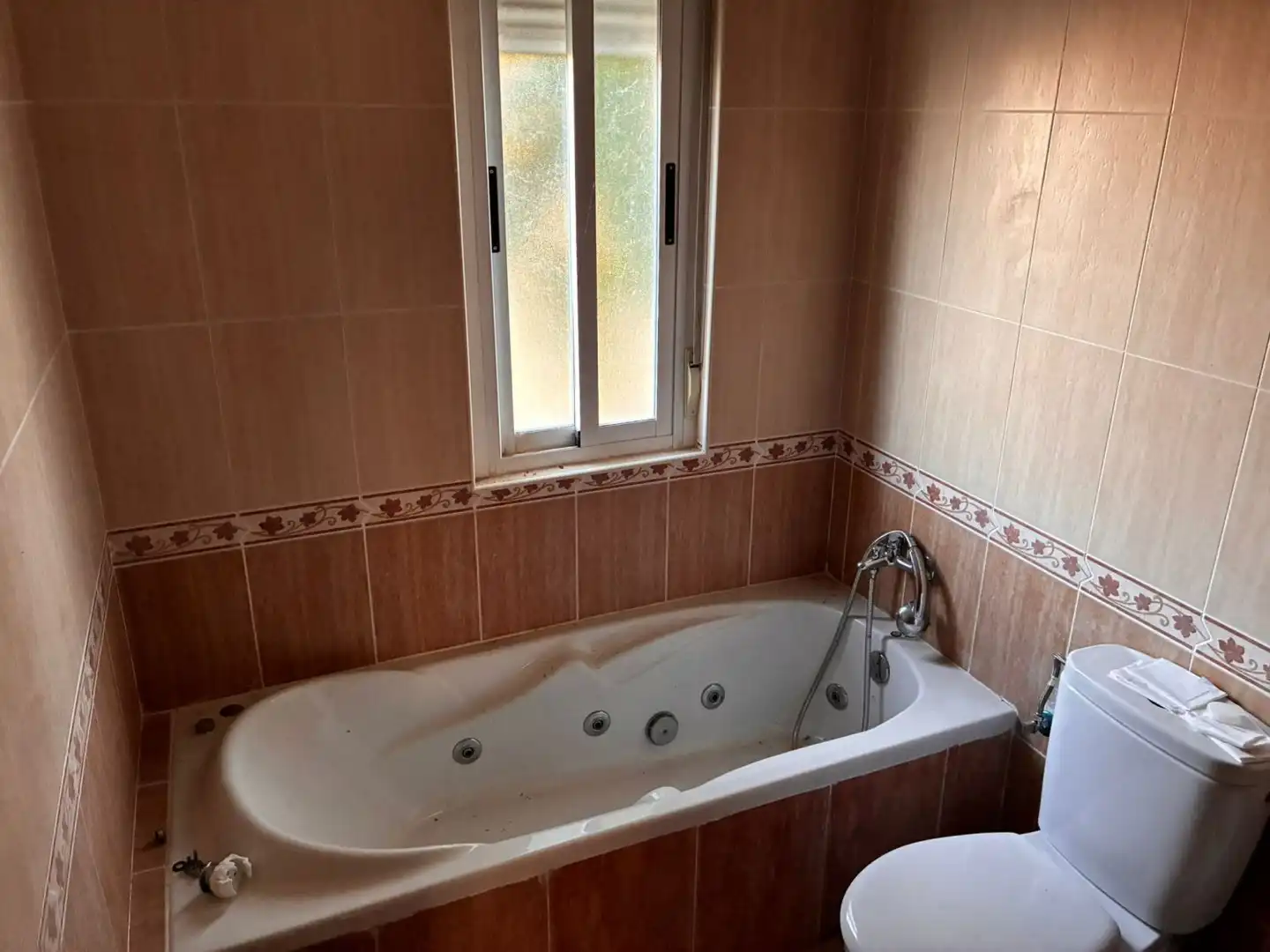 Bany de Casa o xalet en venda en Calvarrasa de Arriba amb Calefacció i Terrassa