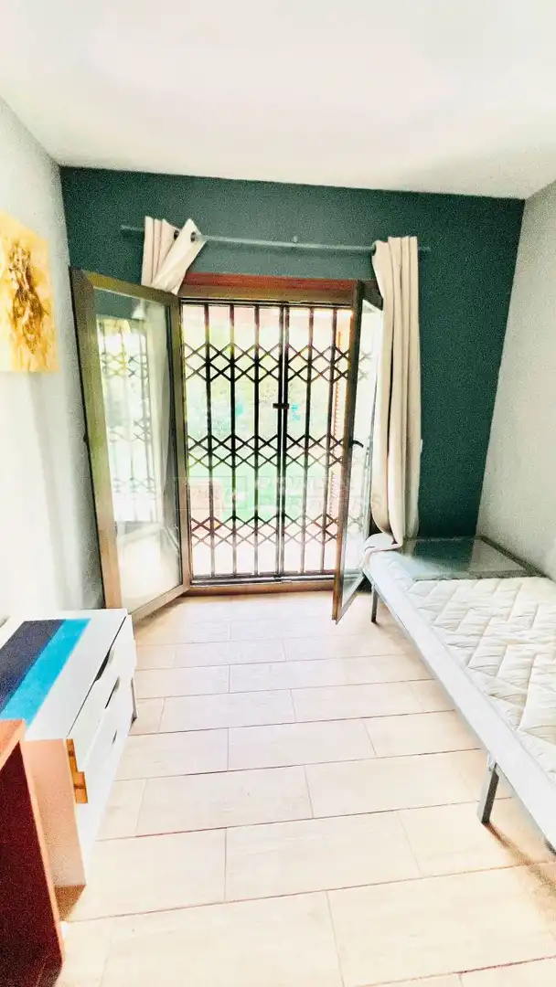 Dormitori de Casa o xalet en venda en Orihuela amb Terrassa, Moblat i Balcó