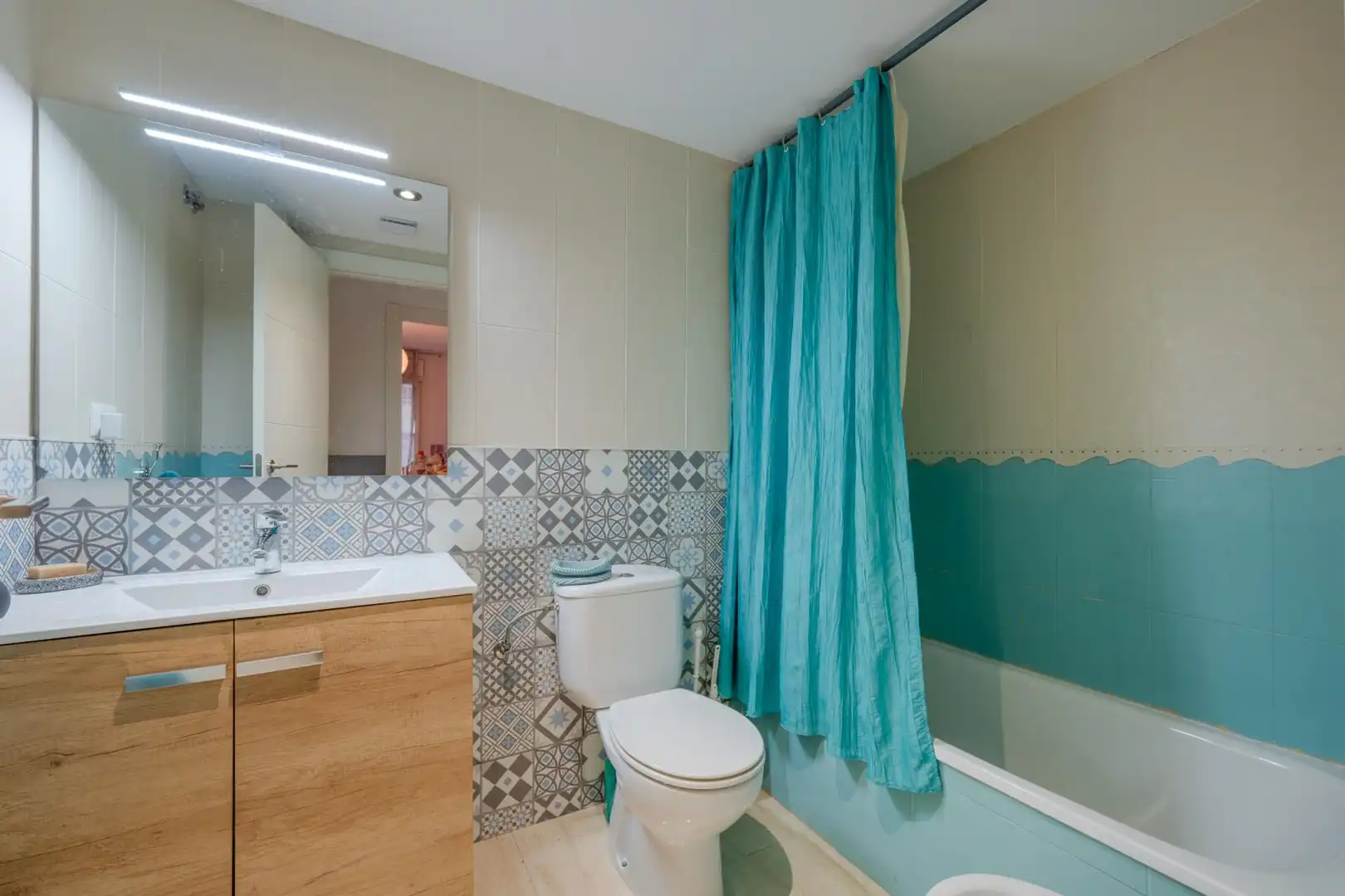 Baño de Dúplex en venta en Girona con Calefacción
